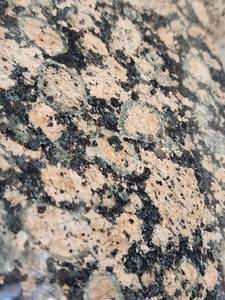 lot 5557 image: Lot of 4 Back Splashes, Baltic Brown And Tiger Yellow Granite, Polished