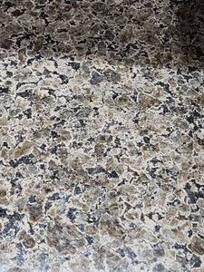 lot 5650 image: Crate of 12x12 Amarelo Pearl Granite Tile