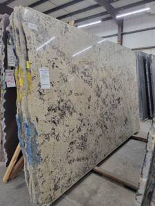 lot 3144 image: Lot of 2 Delicatus Splendor Granite Slabs, Polished