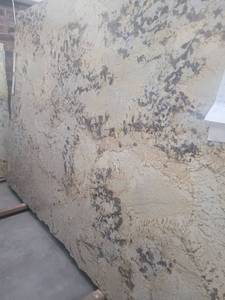 lot 3318 image: Lot of 2 Slabs of Splendo Creme Granite, Polished