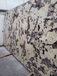 lot 3046 image: Lot of 3 Slabs of Splendo Creme Granite, Polished&nbsp