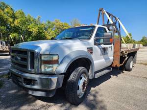 lot 50 image: 2008 Ford F-450 Super Duty, White