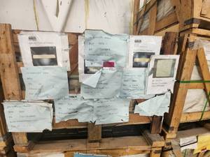 lot 5761 image: Crate of Assorted Boarder and Mosaic Tile