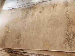 lot 9466 image: Crate of 18x18 Classic Light Travertine Tile