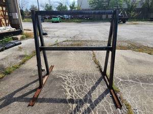 lot 18001 image: Lot of 10 Iron A Frame Racks For Granite