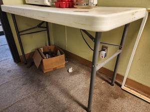 lot 22100 image: Lot of 2 Folding Lifetime Tables