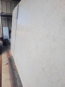 lot 5618 image: Lot of 3 Slabs of Fiorito Bianco Marble