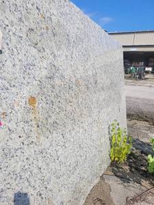 lot 7138 image: Lot of 1 Slab of Dallas White Granite, Polished