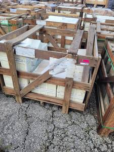 lot 7164 image: Pallet of Golden Beach Limestone Tiles