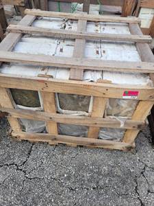 lot 7167 image: Pallet of California Gold Slate Tile