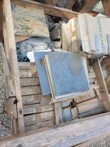 lot 7168 image: Pallet of Brazilian Peacock Rusty Slate Tiles