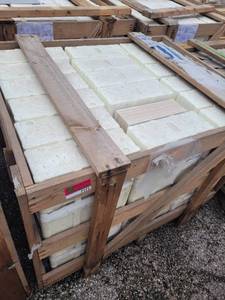 lot 7171 image: Pallet of St. Moritz Limestone Tiles