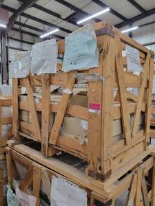 lot 5688 image: Assorted Crate of White Statuary Marble Tiles and White Carrara Tiles, 12 X 12