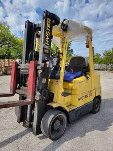 lot 67 image: Hyster LP Industrial Sit-On Lift Truck