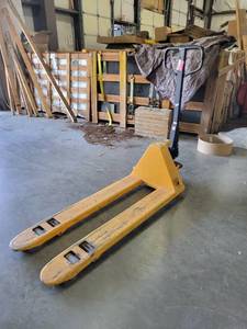 lot 5896 image: EZ Lift 5500lb Capacity Pallet Jack