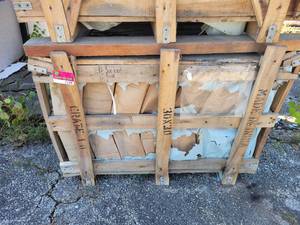 lot 7249 image: Crate of Indian Peacock Slate Tile 12 X 12