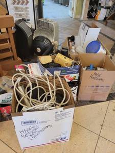 lot 22048 image: Comfort Zone Fan, Cleaning Supplies, Computer Keyboards, and More