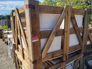 lot 7231 image: Crate of Opus Romano Pattern Travertine Assorted Sizes 16 x 24 Tiles