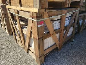 lot 7232 image: Crate of Opus Romano Pattern Travertine Assorted Sizes 16 x 24 Tiles
