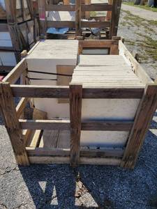 lot 7241 image: Crate of Light Romano Navona Classic Travertine Tiles