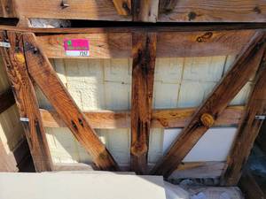 lot 7247 image: Crate of Classic Travertine Vein-Cut Tiles