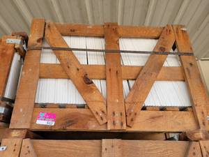 lot 9437 image: Pallet of La Perla Limestone Tile