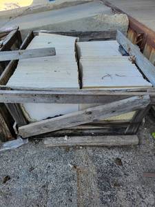 lot 9481 image: Crate of Creme Marfil 18 X 18 Tiles