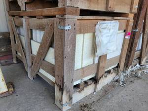 lot 9485 image: Crate of Alabastrino Travertine Pattern Brushed Satin Tiles