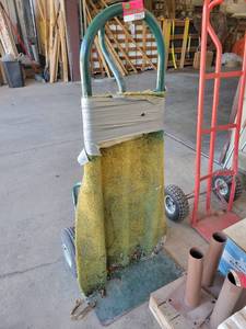 lot 22062 image: Green Utility Dolly