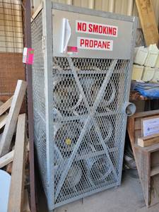 lot 22057 image: Lockable 4-Tier Propane Tank Cage