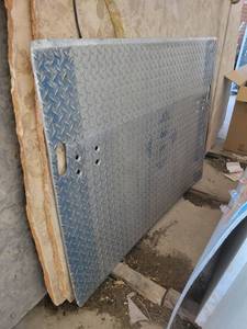 lot 22059 image: 48in Heavy-duty Dock Plate