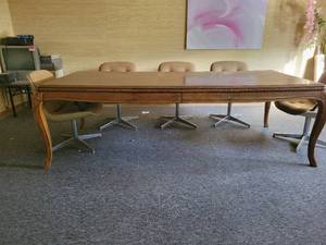 lot 22094 image: 8ft Wood Table W Removable Leaves