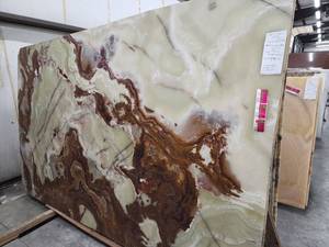 lot 3128 image: Lot of 1 Slab Of Light Green Onyx, Polished
