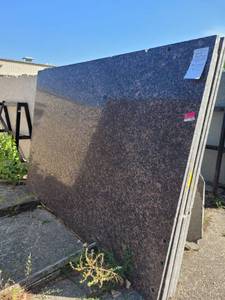 lot 7067 image: Lot of 7 Piece (Jewel) Tan Brown Granite, Leather