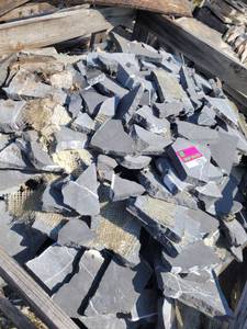 lot 12061 image: Lot of assorted Remnants  Pieces of Granite