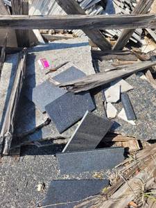 lot 12067 image: Lot of assorted Remnants  Pieces of Granite