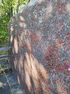 lot 7042 image: Lot of 5 Slabs Of Red Marshall Polished, Granite
