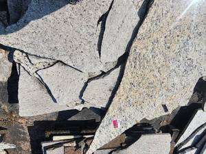 lot 12076 image: Lot of Assorted Remnants Pieces of Granite