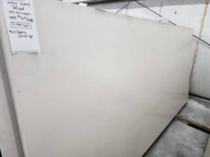 lot 3115 image: Lot of 5 Slabs of Ice White Quartz, Polished