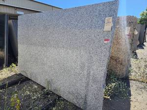 lot 9316 image: Lot of 5 Slabs - Polished Granite - Luna Pearl