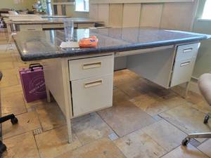 lot 22022 image: 5-Drawer Tan Metal Desk W Blue Pearl Granite Top