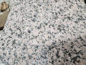lot 5751 image: Crate of 12x12 Misty Mauve Flamed Granite Tile