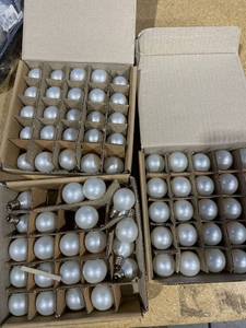lot 3132 image: 15-Light Globe String Lights(3 Count)