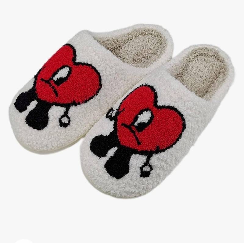 lot 21692 image: Womens Mens Smile Face Slippers Retro Fuzzy Smile Slippers Winter Indoor Flat 8-9 women��s 6.5-7.5 men��s