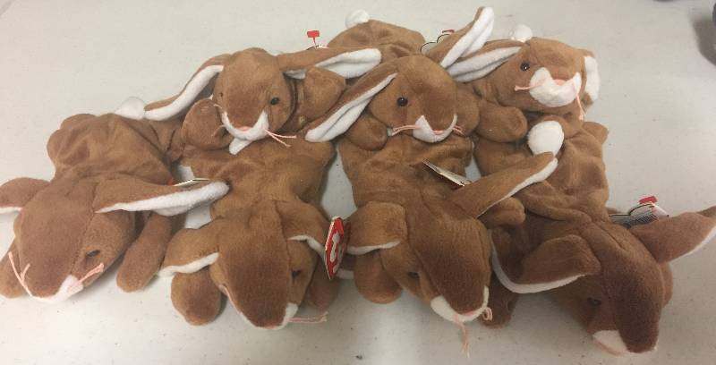 lot 1100 image: SEVEN Original Ty Beanie Babies Ears The Rabbit x7