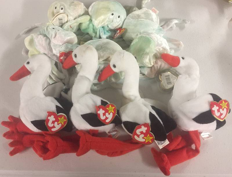 lot 1128 image: TEN Original Ty Beanie Babies Stilts x4 Goochy the Octopus x6