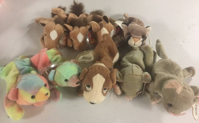 lot 1130 image: NINE Original Ty Beanie Babies Scat the Cat x2 Canyon Derby the Horse x3 Tracker the Hound Sammy the Bear x2