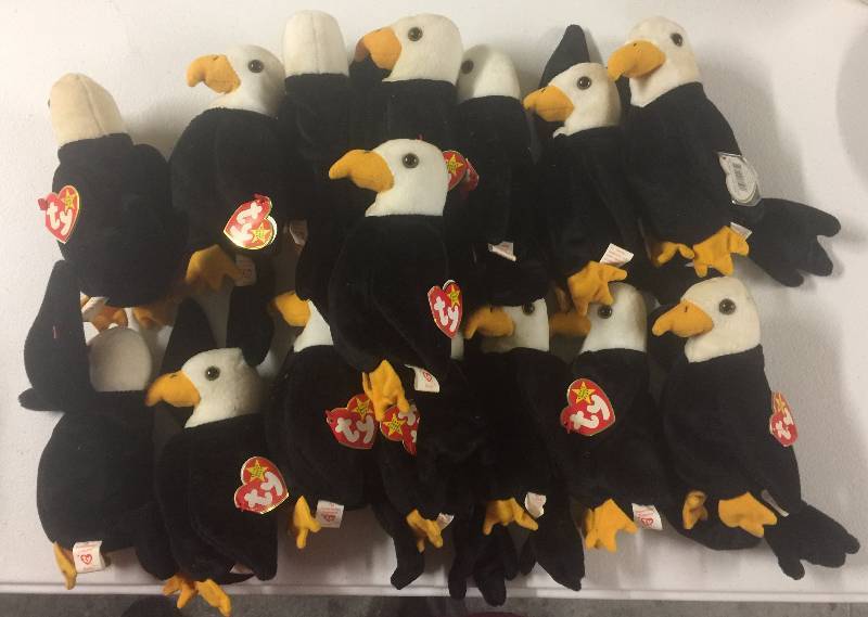 lot 1135 image: FIFTEEN Ty Original Beanie Babies Baldy the Bald Eagle x15