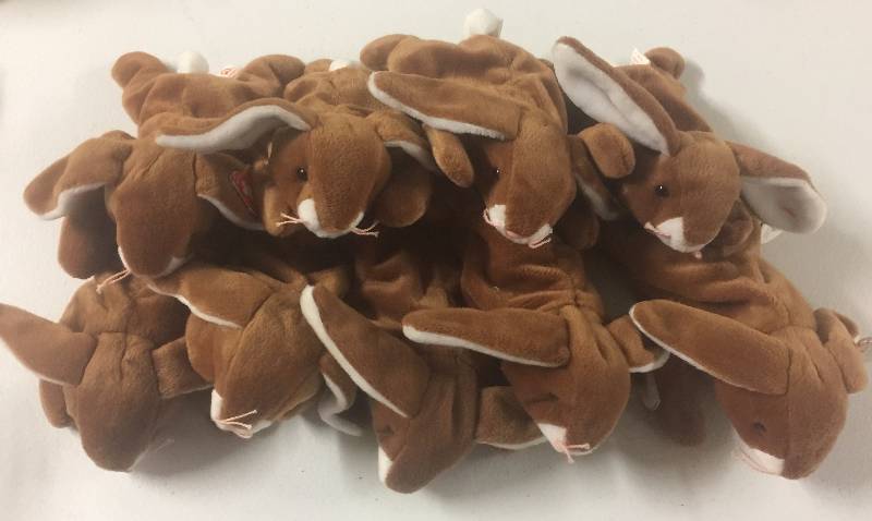lot 1143 image: NINE Original Ty Beanie Babies Ears the Rabbit x9