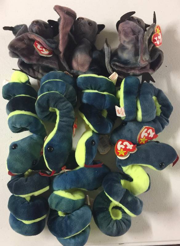 lot 1159 image: TEN Original Ty Beanie Babies Hissy the Snake x7 Batty the Bat x3